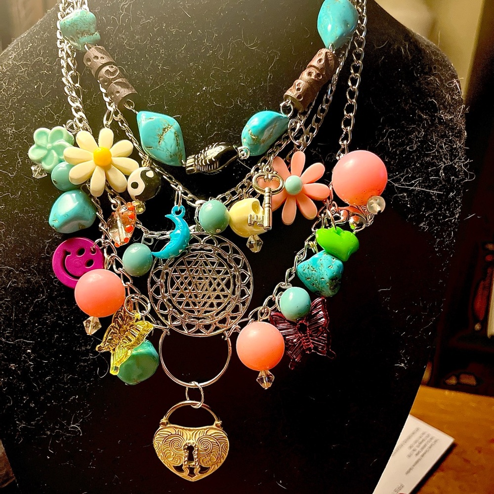 Clutter core necklace